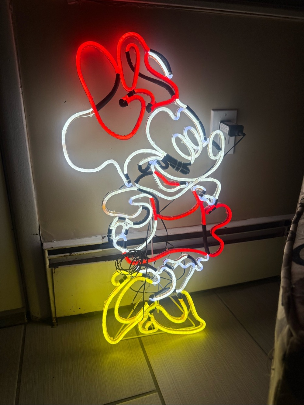 Disney Minnie Mouse Lighted Outdoor Christmas Decoration 31 Inch